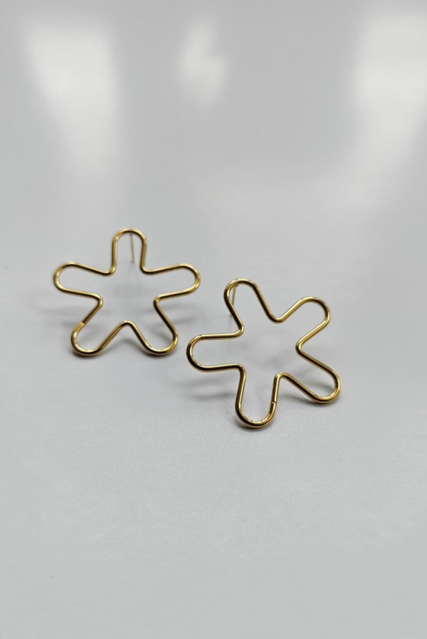 Hollow flower earrings