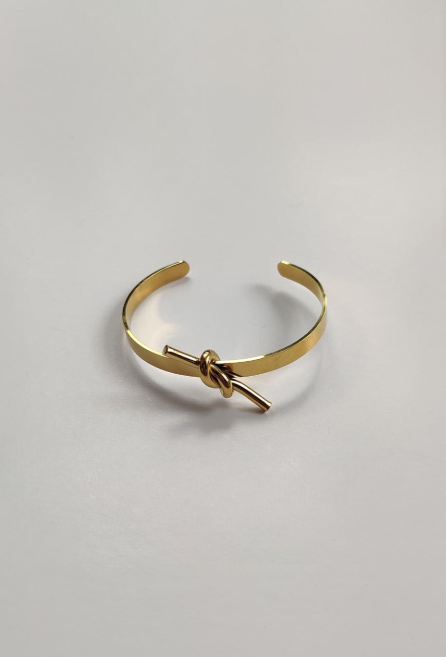 Knot bracelet