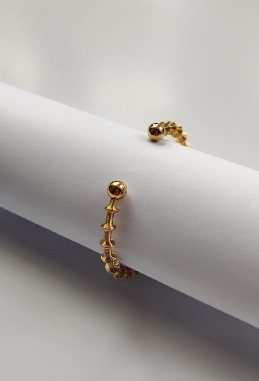 Spiral spring bracelet